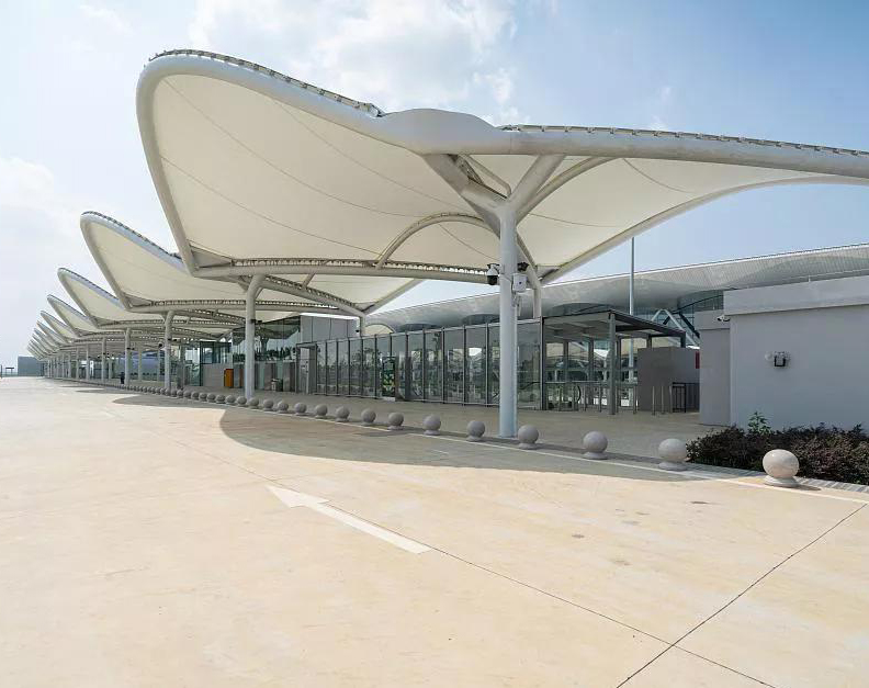 張拉索膜結構車棚要如何做好排水？