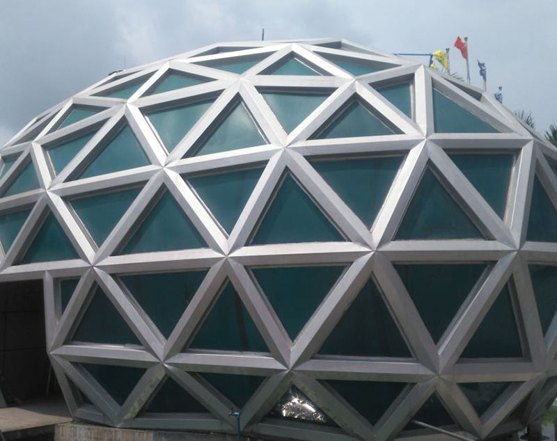 張拉索膜結構的最佳清洗時節(jié)